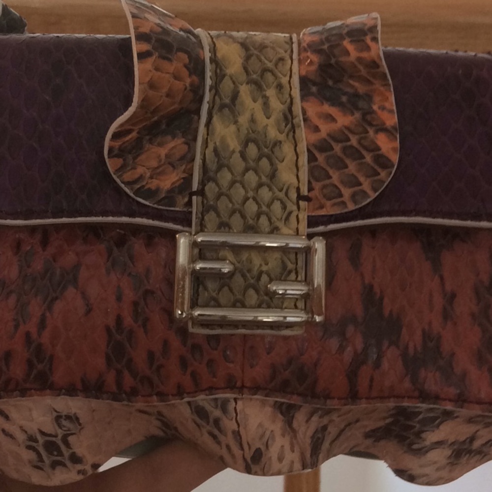 🥳🎉HOST PICK‼️🥂🎊 LTD Fendi🐍Baguette MicroWave Crossbody Bag! - Picture 7 of 15